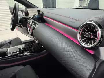 MERCEDES CLA 250e PLUG-IN HYBRID AMG LINE