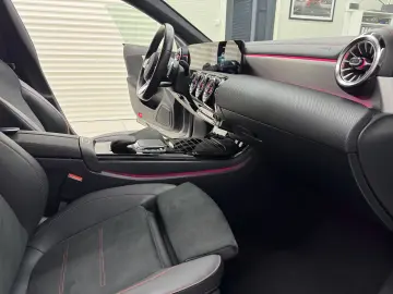 MERCEDES CLA 250e PLUG-IN HYBRID AMG LINE