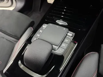 MERCEDES CLA 250e PLUG-IN HYBRID AMG LINE