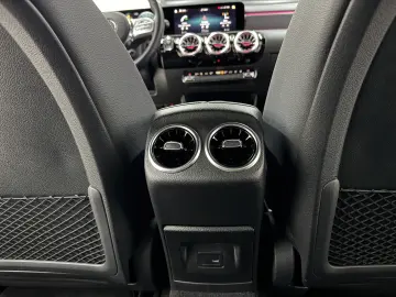 MERCEDES CLA 250e PLUG-IN HYBRID AMG LINE