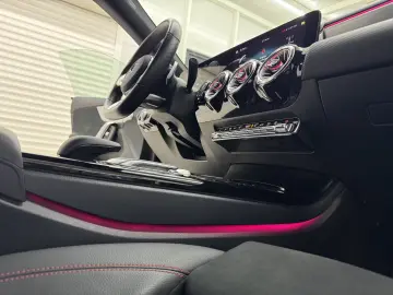 MERCEDES CLA 250e PLUG-IN HYBRID AMG LINE