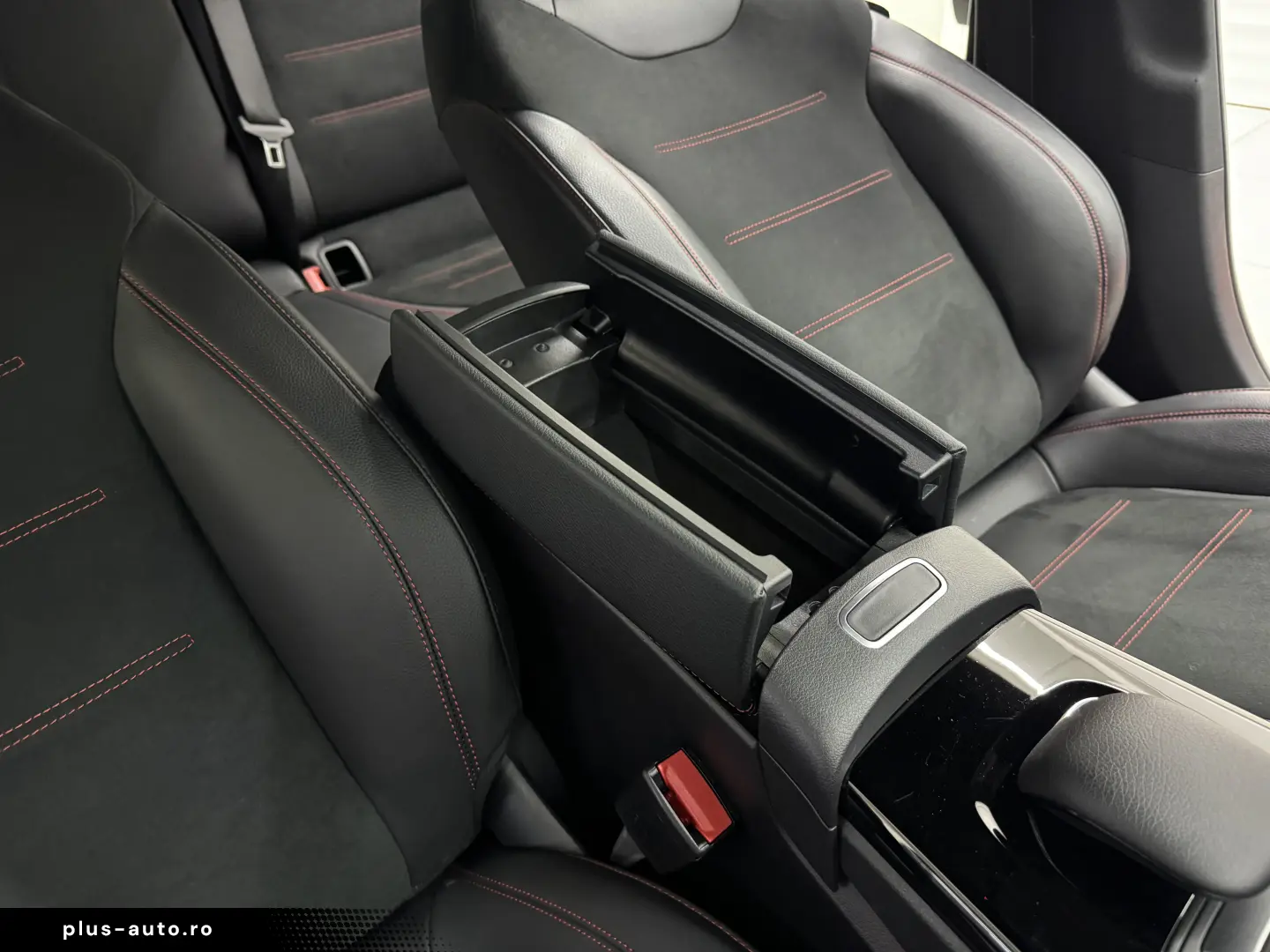 MERCEDES CLA 250e PLUG-IN HYBRID AMG LINE