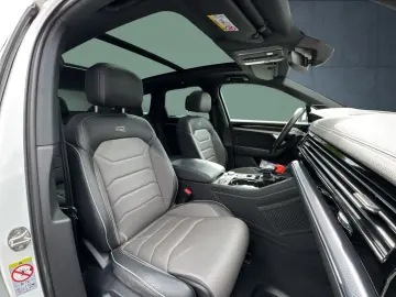 Touareg R-Line StHz AHK Pano HuD Dynaudio Luft A