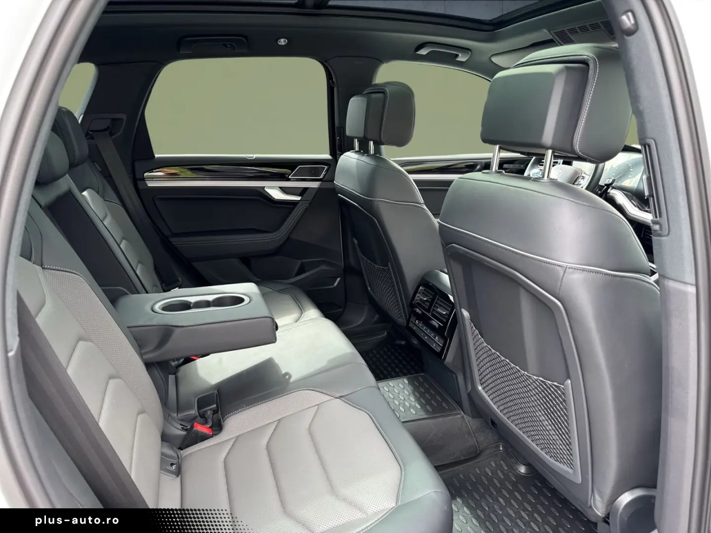 Touareg R-Line StHz AHK Pano HuD Dynaudio Luft A