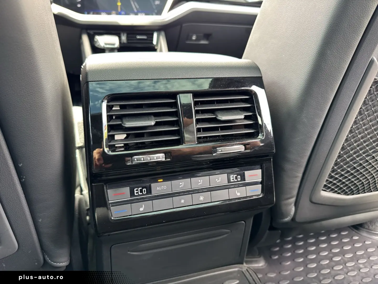 Touareg R-Line StHz AHK Pano HuD Dynaudio Luft A