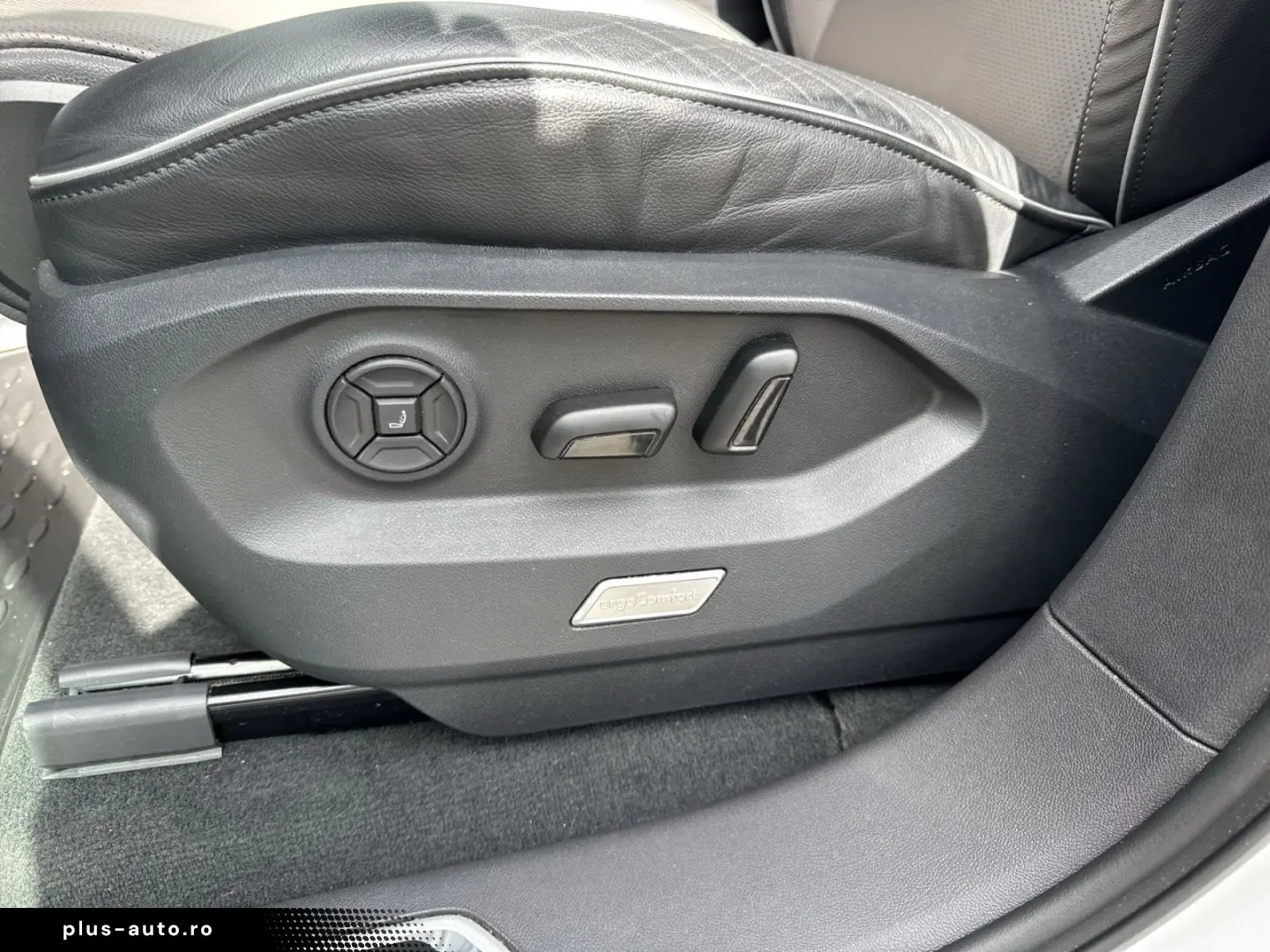 Touareg R-Line StHz AHK Pano HuD Dynaudio Luft A