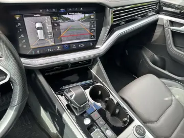 Touareg R-Line StHz AHK Pano HuD Dynaudio Luft A