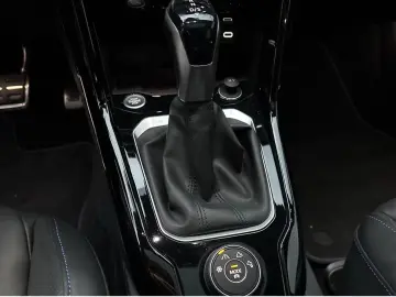 Volkswagen T-Roc 2.0 R 4X4 AKRAPOVIC LEDER PANO