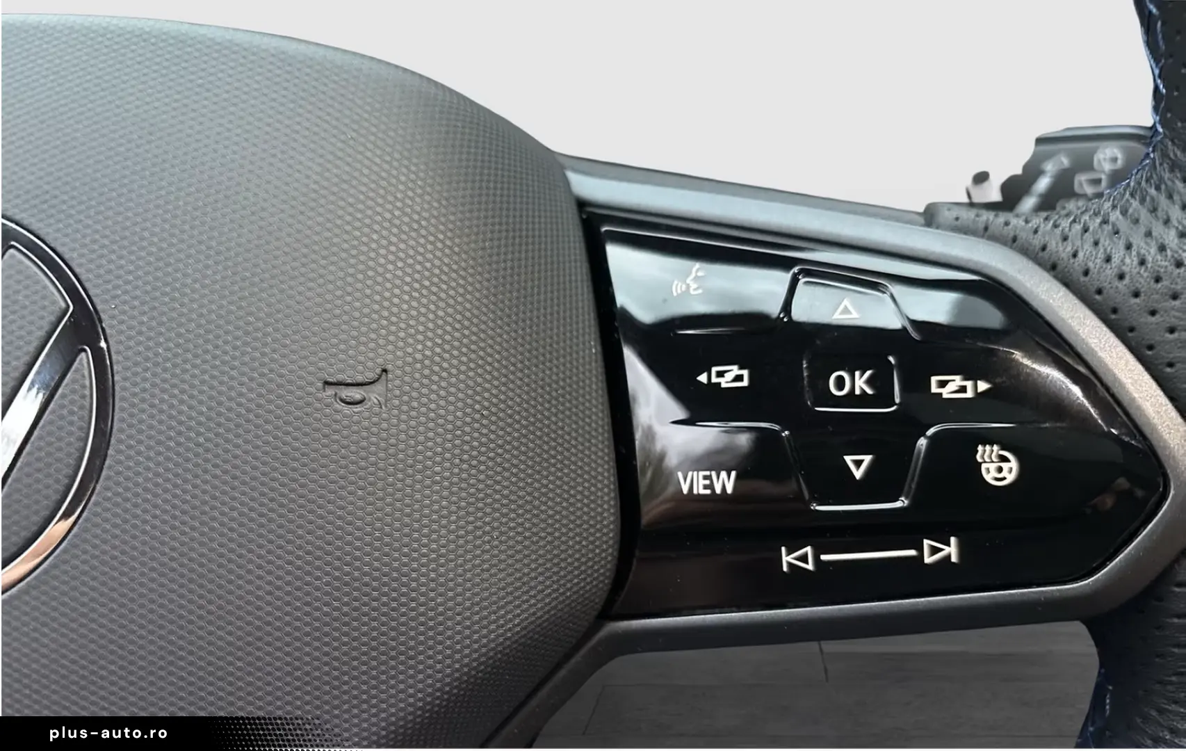 Volkswagen T-Roc 2.0 R 4X4 AKRAPOVIC LEDER PANO