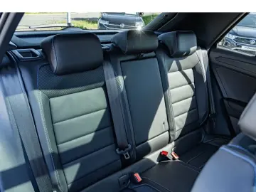 Volkswagen T-Roc R 2.0 TSI DSG 4Motion AKRAPOVIC PANO