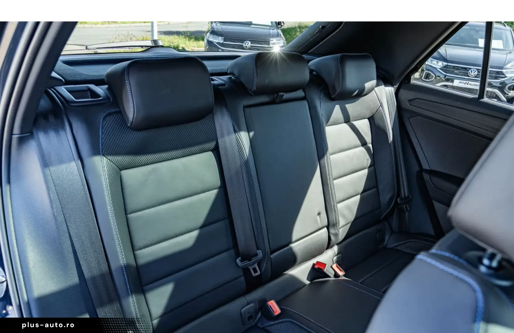 Volkswagen T-Roc R 2.0 TSI DSG 4Motion AKRAPOVIC PANO