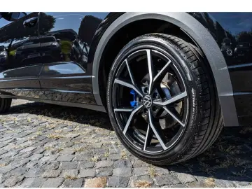 Volkswagen T-Roc R 2.0 TSI DSG 4Motion AKRAPOVIC PANO