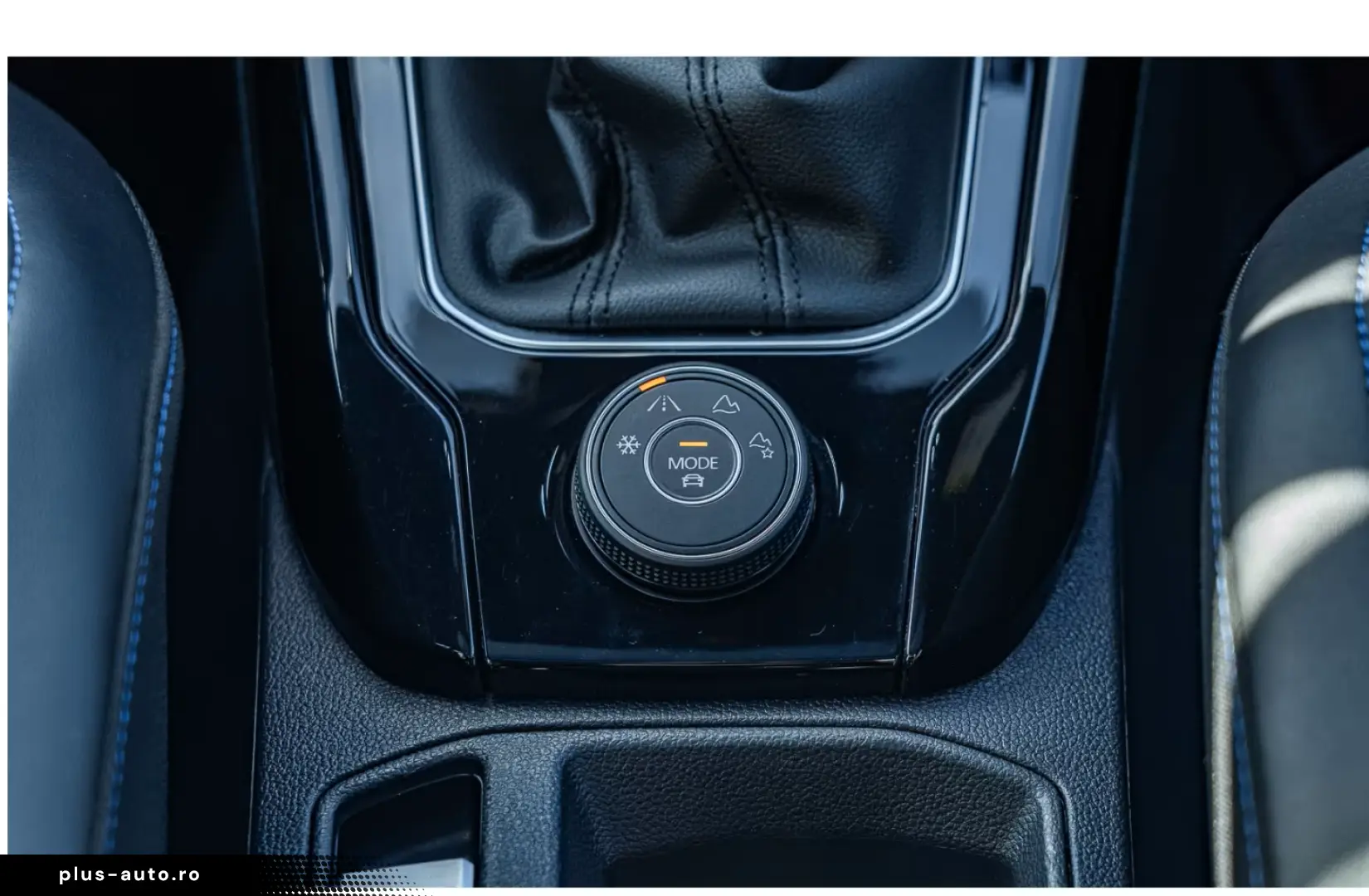 Volkswagen T-Roc R 2.0 TSI DSG 4Motion AKRAPOVIC PANO