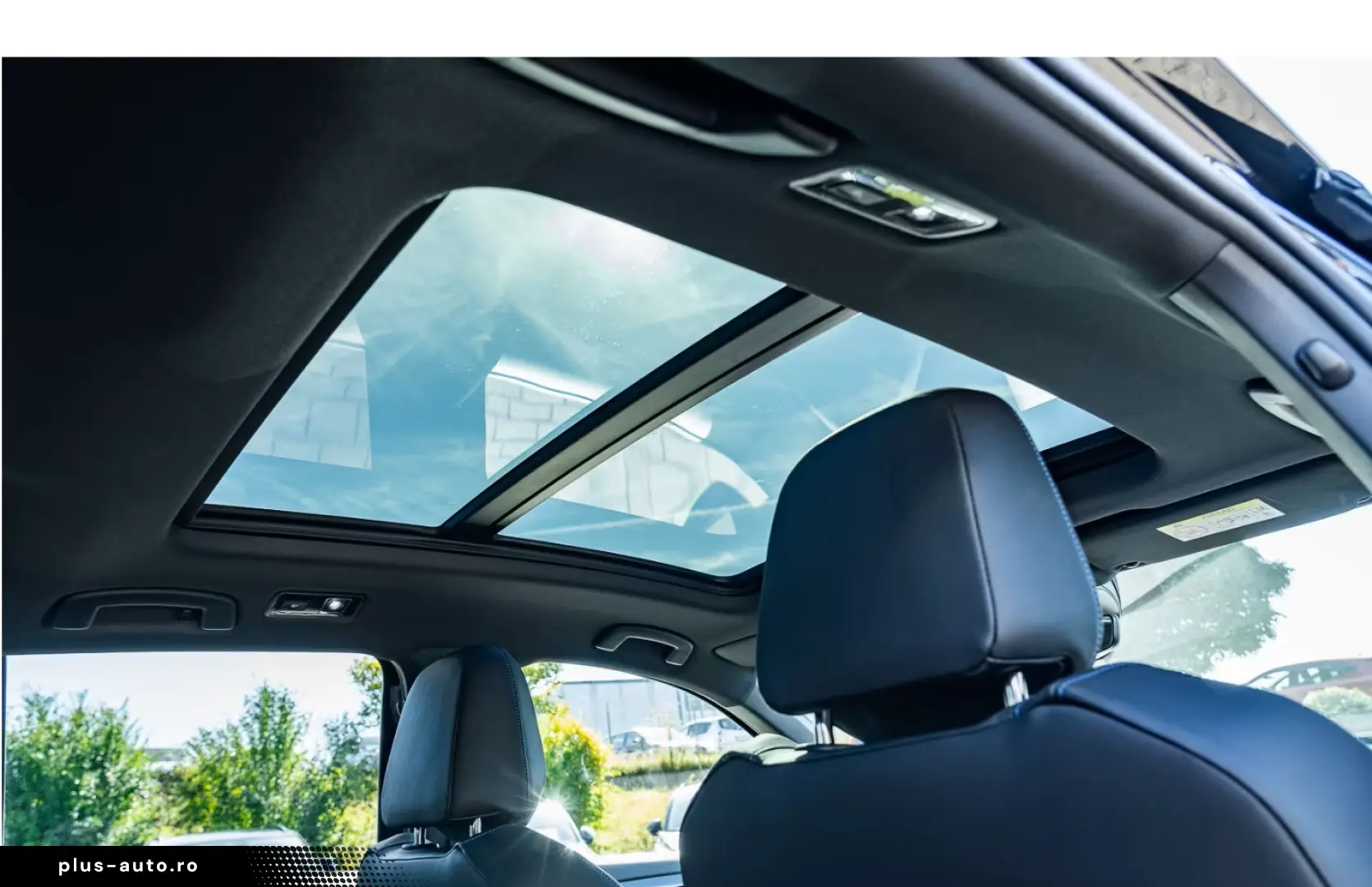 Volkswagen T-Roc R 2.0 TSI DSG 4Motion AKRAPOVIC PANO