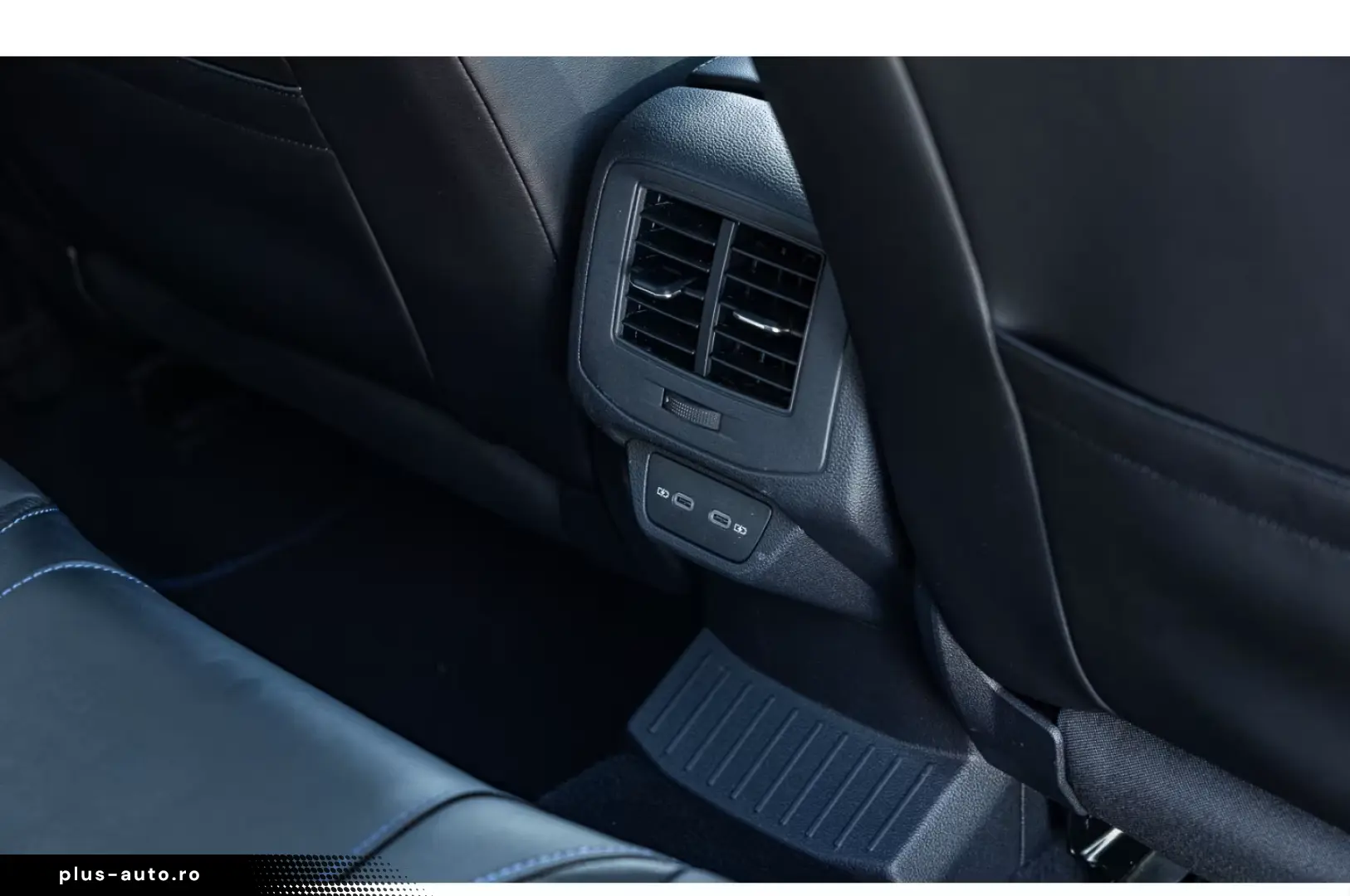 Volkswagen T-Roc R 2.0 TSI DSG 4Motion AKRAPOVIC PANO