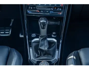 Volkswagen T-Roc R 2.0 TSI DSG 4Motion AKRAPOVIC PANO