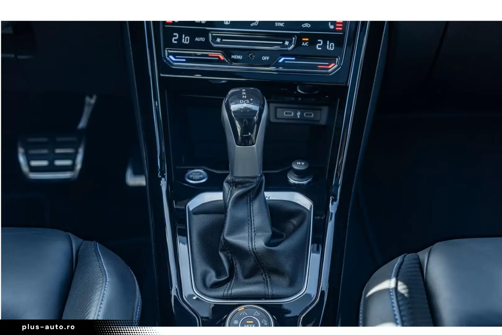 Volkswagen T-Roc R 2.0 TSI DSG 4Motion AKRAPOVIC PANO