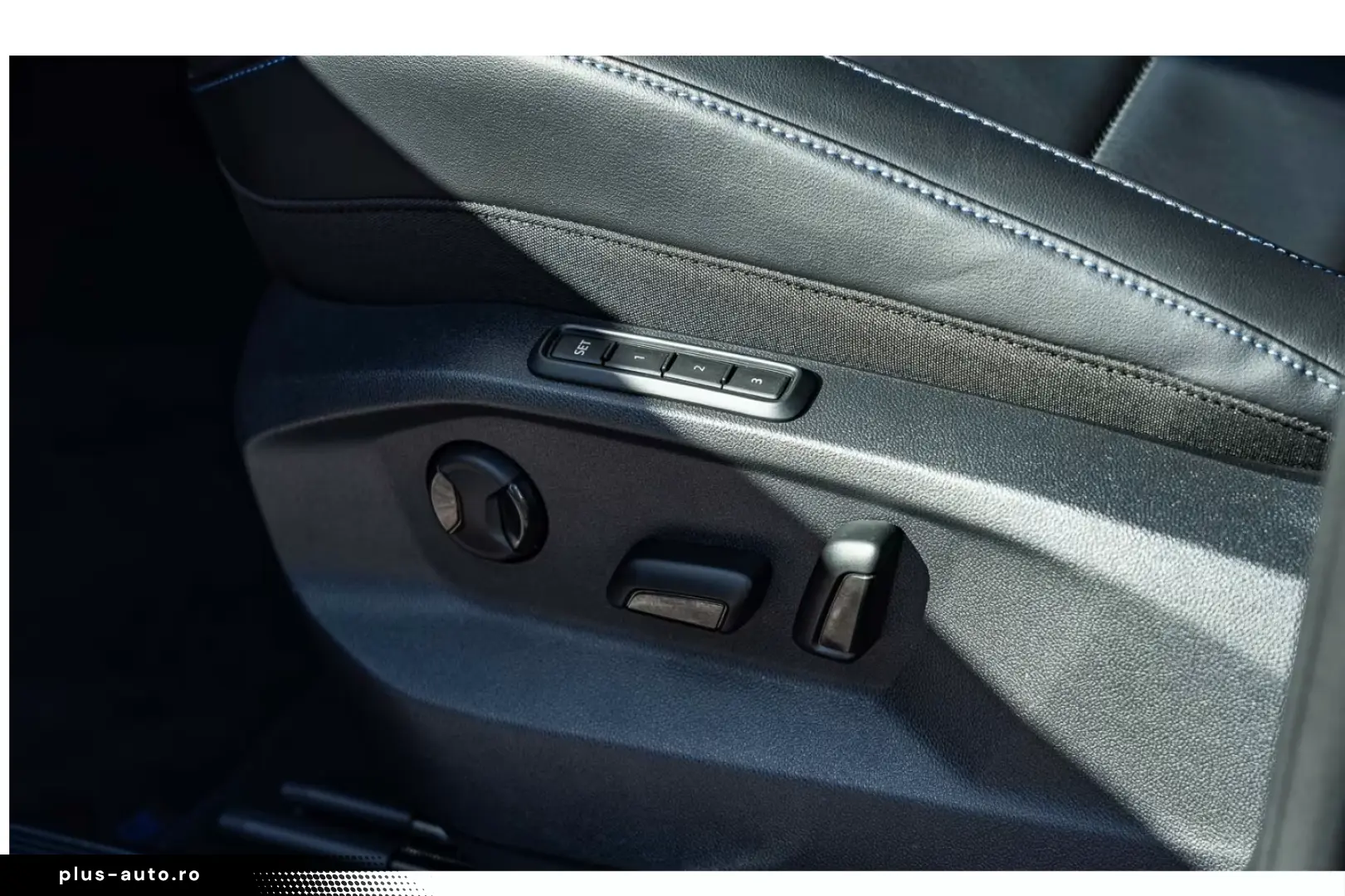 Volkswagen T-Roc R 2.0 TSI DSG 4Motion AKRAPOVIC PANO