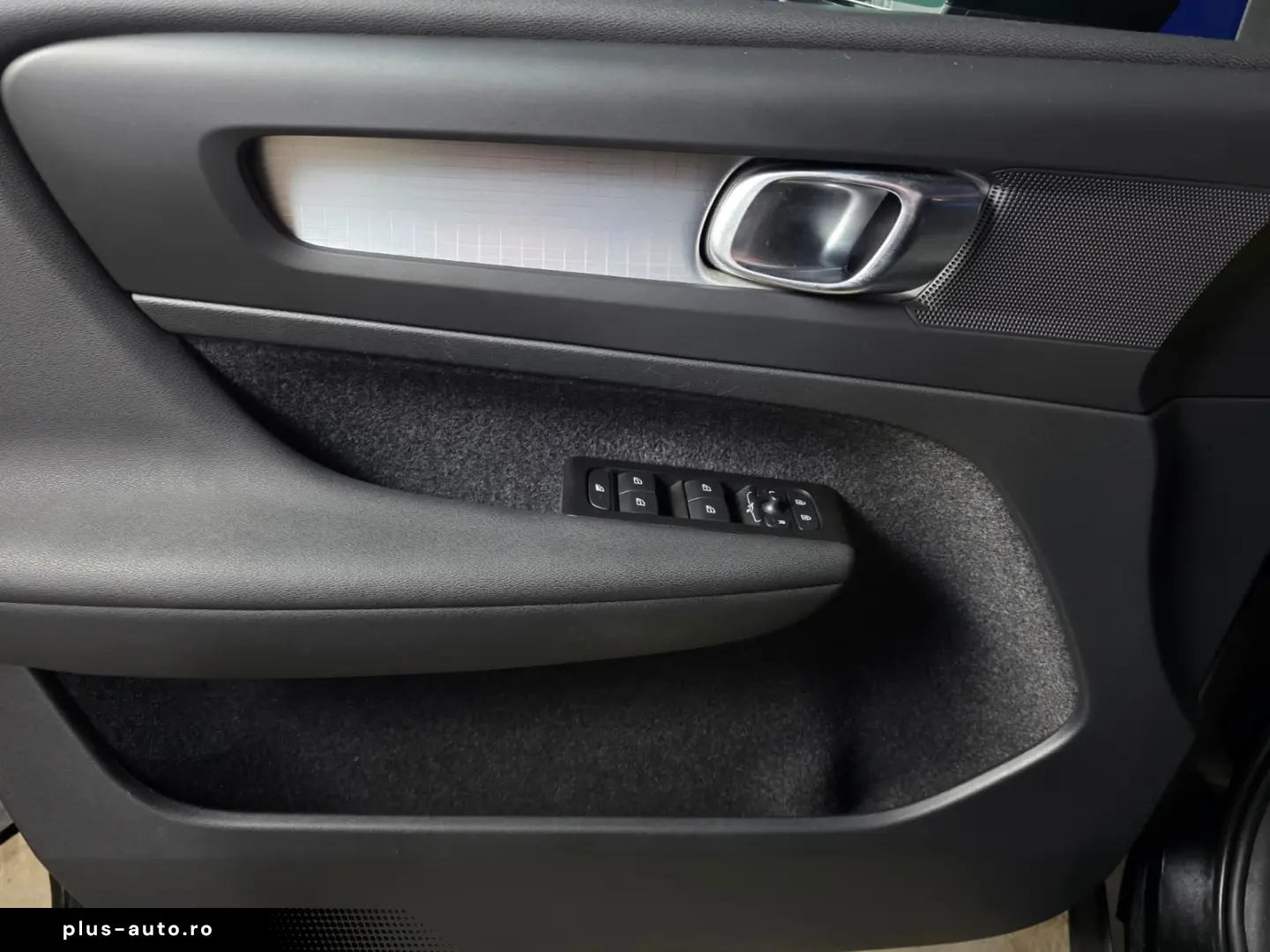 VOLVO XC 40 1.5 T3 163CP AT MOMENTUM PRO 2021