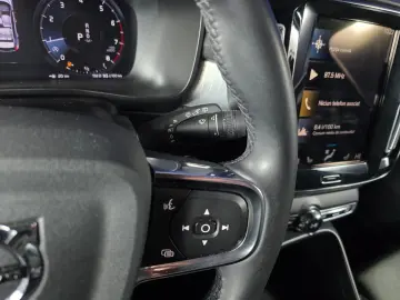 VOLVO XC 40 1.5 T3 163CP AT MOMENTUM PRO 2021
