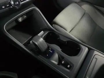 VOLVO XC 40 1.5 T3 163CP AT MOMENTUM PRO 2021