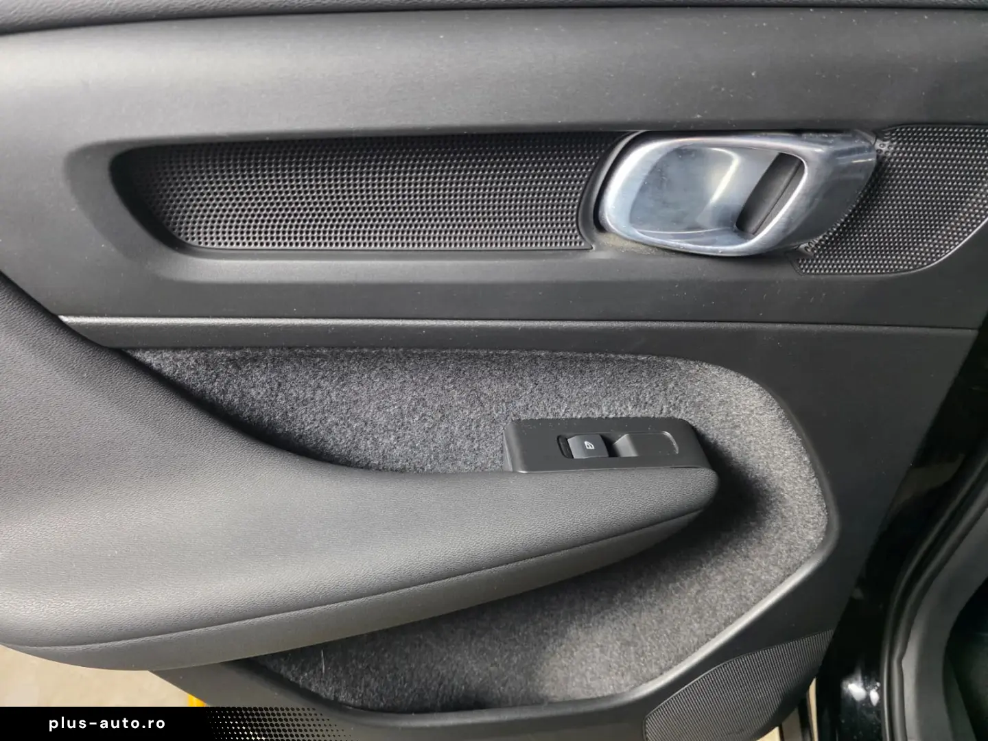 VOLVO XC 40 1.5 T3 163CP AT MOMENTUM PRO 2021