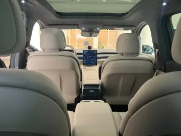 EL8 100kWh Executive