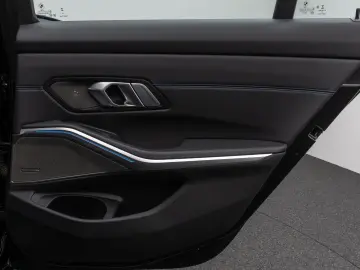 330e M Sport Kamera DAB H K Stop&Go LED 19Zoll