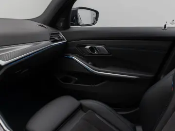 330e M Sport Kamera DAB H K Stop&Go LED 19Zoll