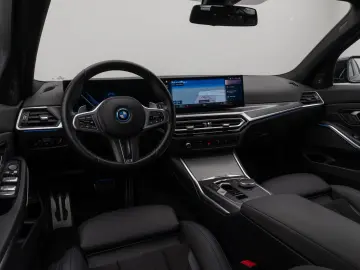 330e M Sport Kamera DAB H K Stop&Go LED 19Zoll