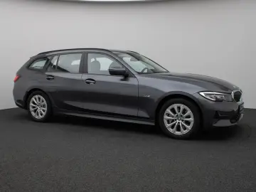 330e Kamera DAB HiFi DrivingAssist Alarm Sport