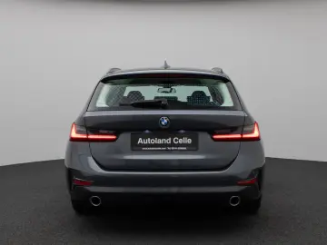 330e Kamera DAB HiFi DrivingAssist Alarm Sport