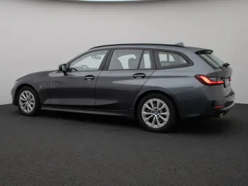 330e Kamera DAB HiFi DrivingAssist Alarm Sport