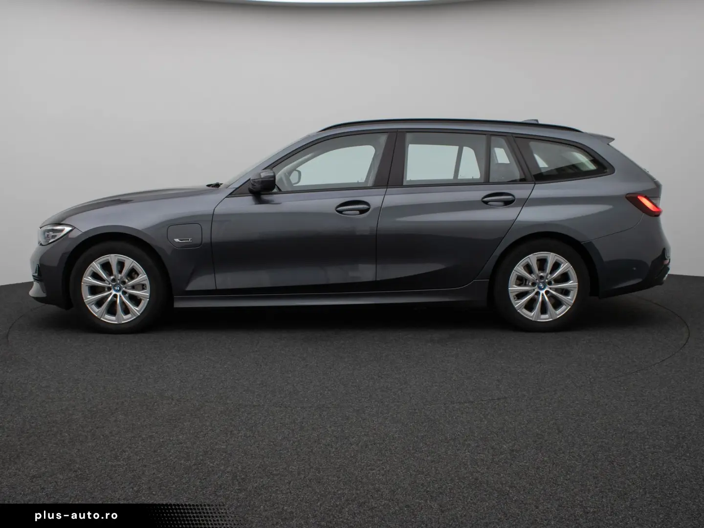 330e Kamera DAB HiFi DrivingAssist Alarm Sport