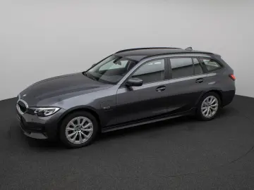 330e Kamera DAB HiFi DrivingAssist Alarm Sport