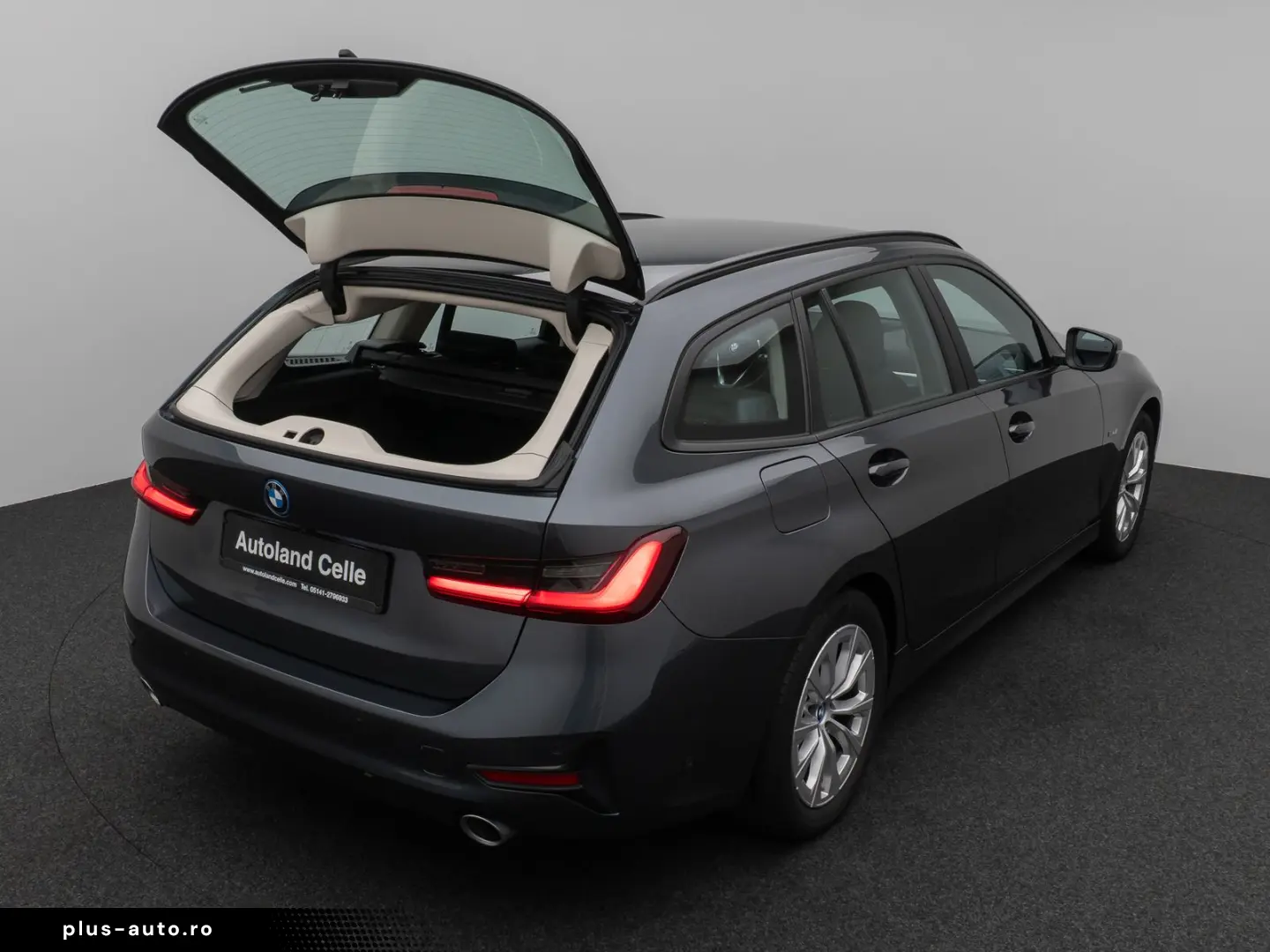 330e Kamera DAB HiFi DrivingAssist Alarm Sport