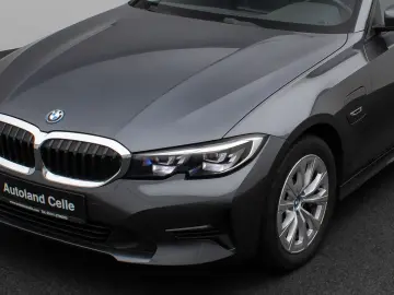 330e Kamera DAB HiFi DrivingAssist Alarm Sport