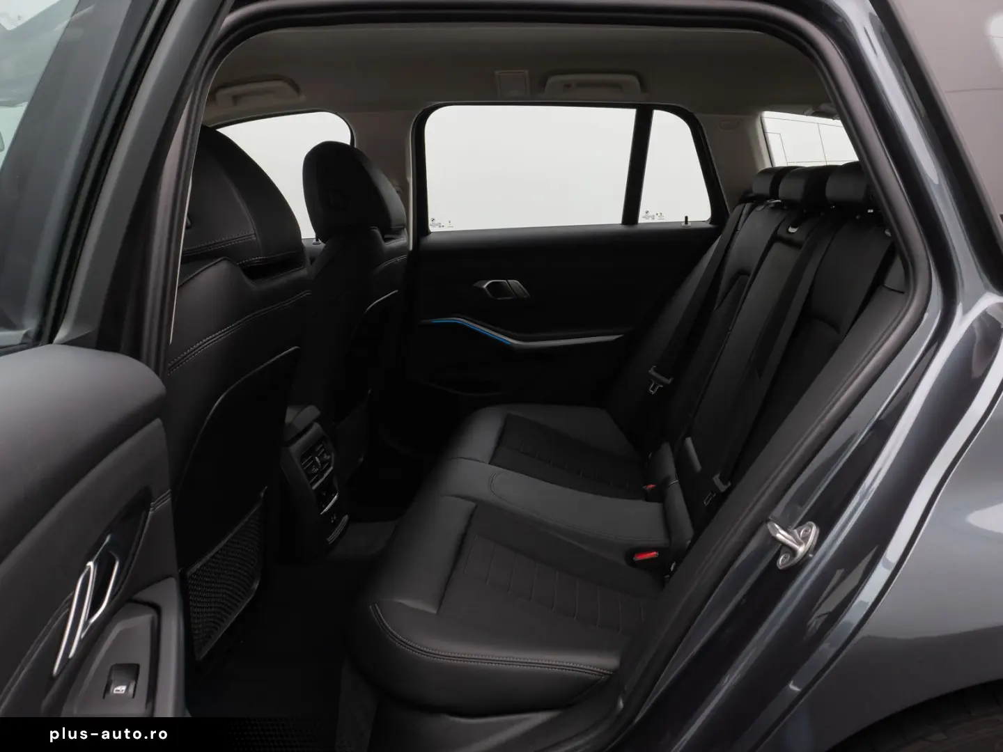 330e Kamera DAB HiFi DrivingAssist Alarm Sport