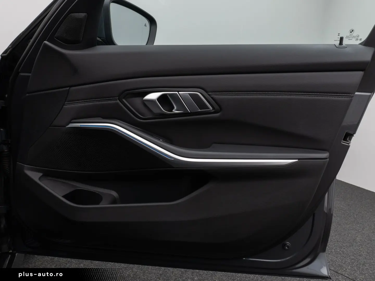 330e Kamera DAB HiFi DrivingAssist Alarm Sport