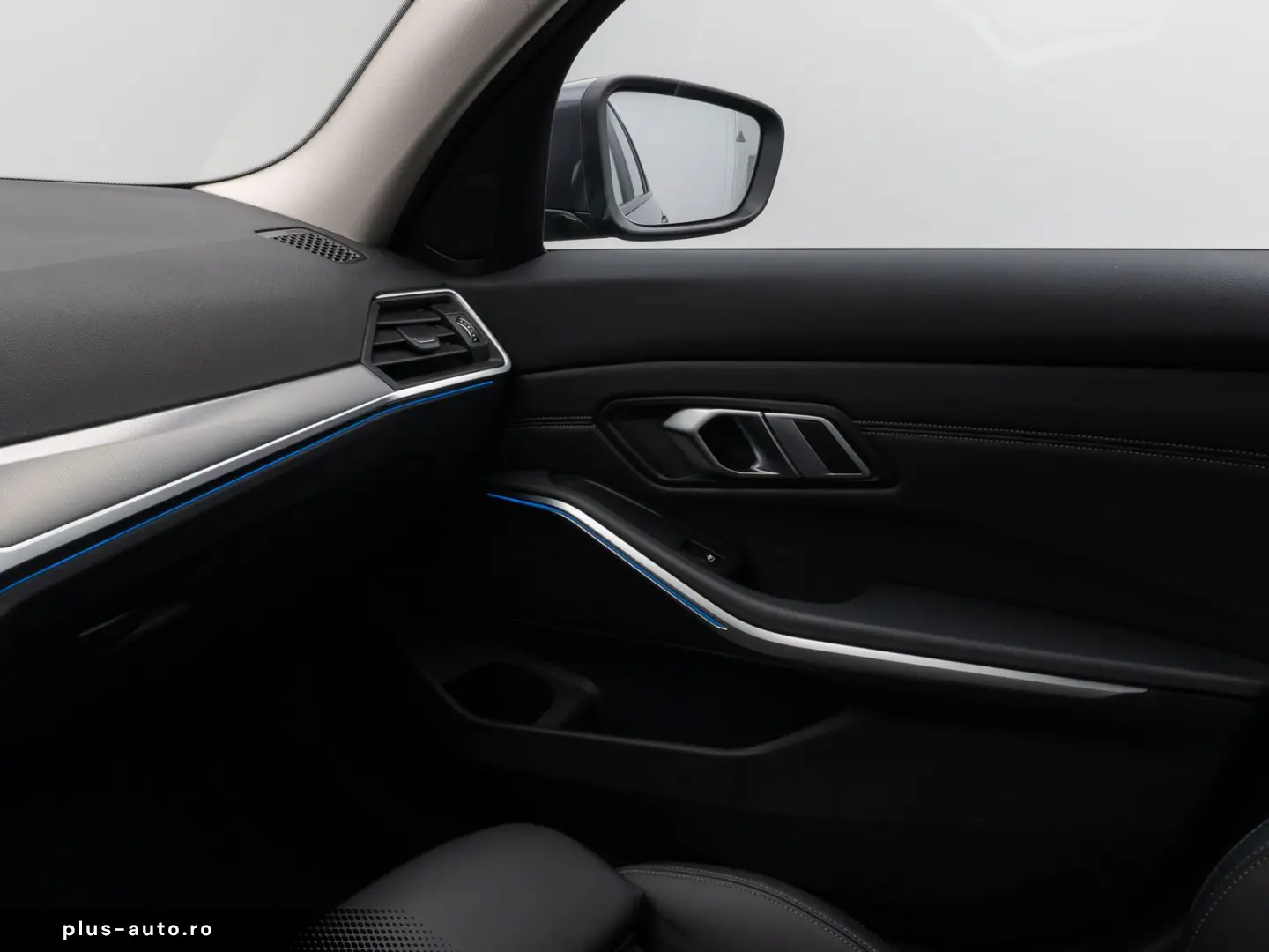 330e Kamera DAB HiFi DrivingAssist Alarm Sport