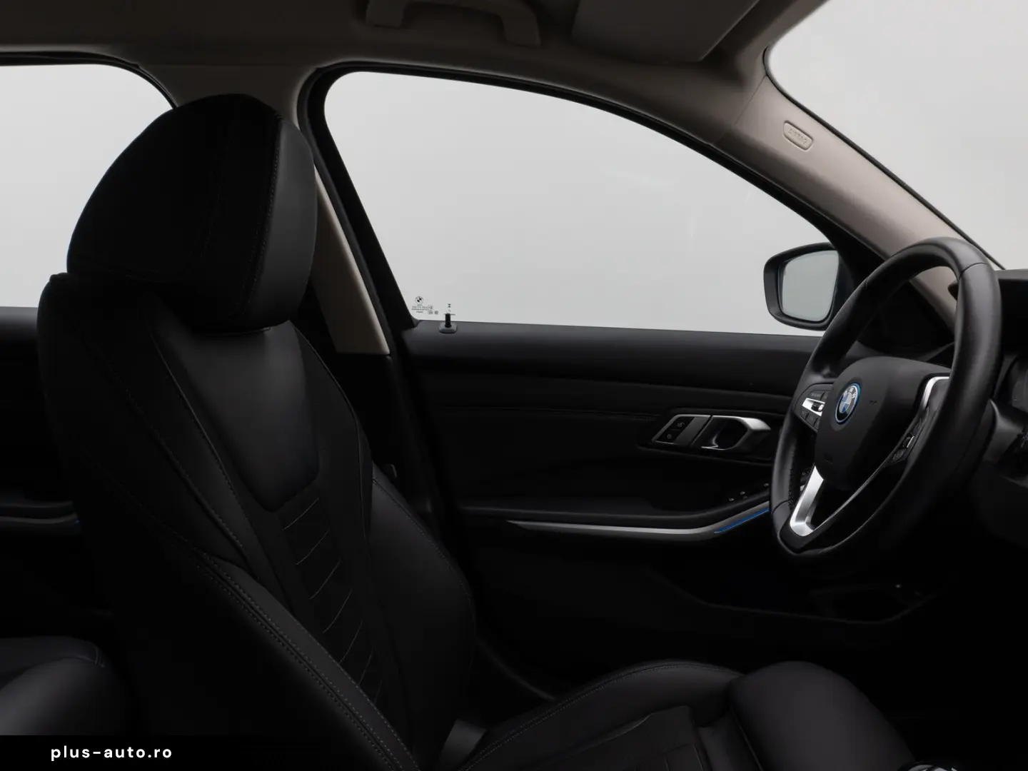 330e Kamera DAB HiFi DrivingAssist Alarm Sport