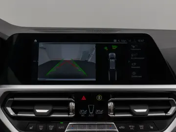 330e Kamera DAB HiFi DrivingAssist Alarm Sport