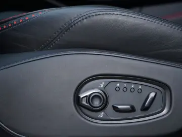 DBX  707 23 FELGEN PANO AM GARANTIE BIS 04 2026