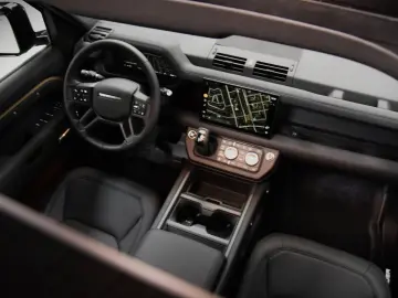 Defender 110 Hybrid X-Dynamic HSE 1-Hand Neu