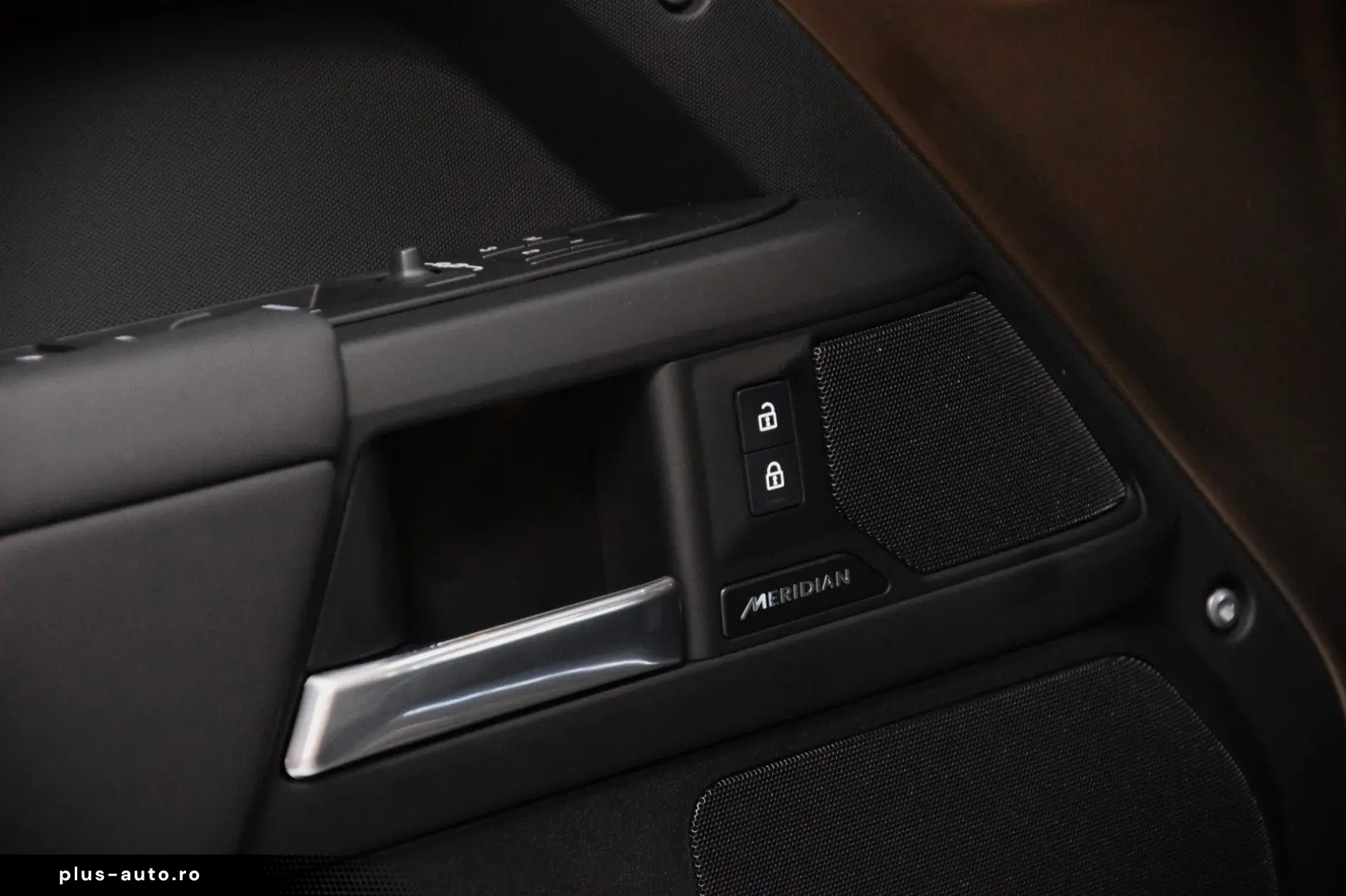 Defender 110 Hybrid X-Dynamic HSE 1-Hand Neu