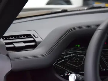 Defender 110 Hybrid X-Dynamic HSE 1-Hand Neu