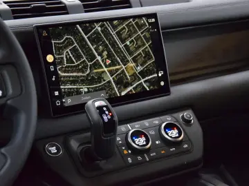 Defender 110 Hybrid X-Dynamic HSE 1-Hand Neu