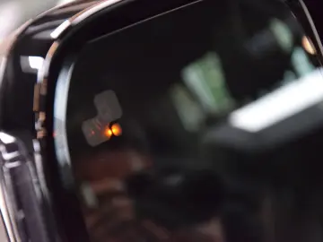 Defender 110 Hybrid X-Dynamic HSE 1-Hand Neu