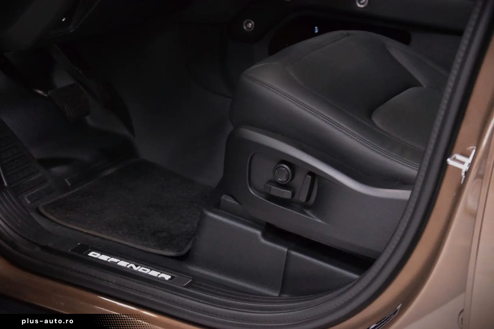 Defender 110 Hybrid X-Dynamic HSE 1-Hand Neu