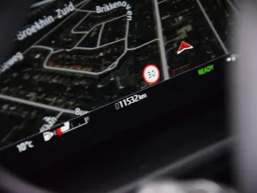 Defender 110 Hybrid X-Dynamic HSE 1-Hand Neu